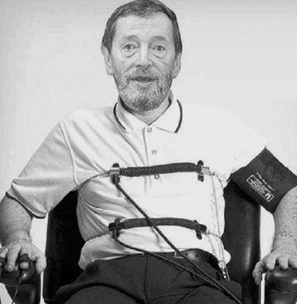 英国文官制度什么时候建立的