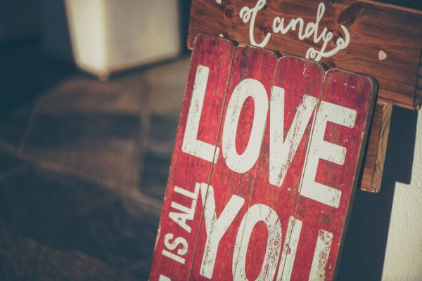 男生叫你笨蛋代表什么