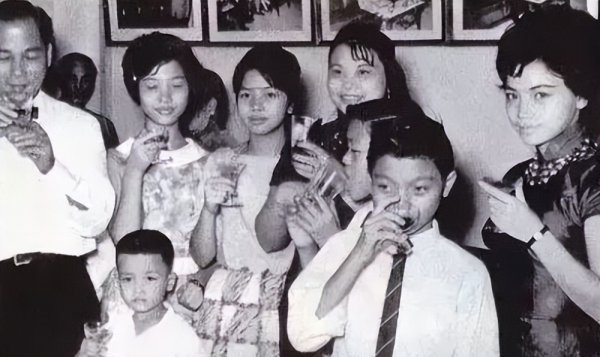 张国荣多少岁走的