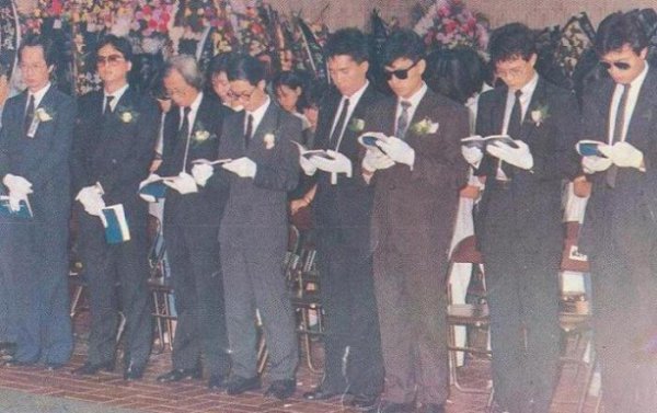 翁美玲灵异事件戏服