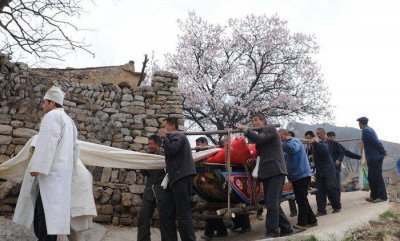 老人快不行的时候应该怎么办 期间亲人要做的五件事