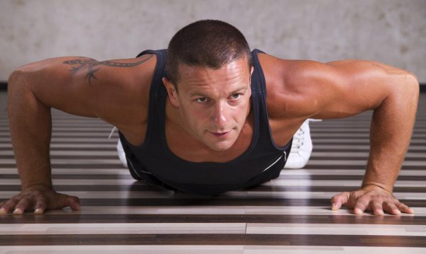 做俯卧撑的正确姿势是什么