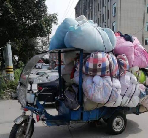 旧衣服回收怎么赚钱