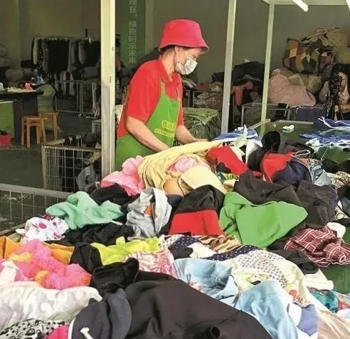 旧衣服回收怎么赚钱