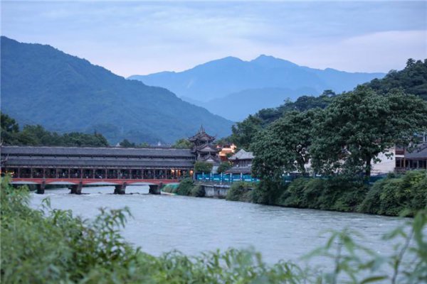 都江堰修建年代是什么时候