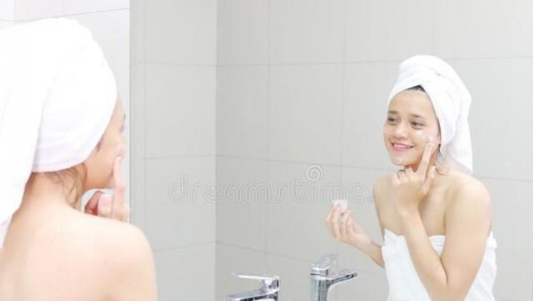 精华液一天用几次最好