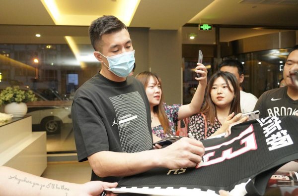 郭艾伦郭士强什么关系