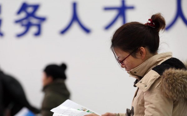 工厂直招好还是劳务派遣好