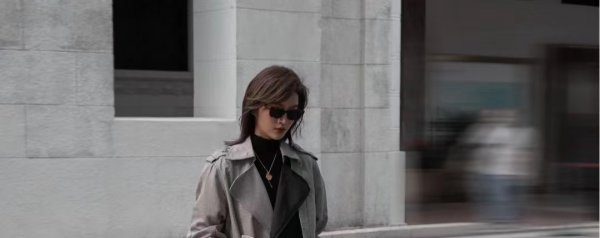 灰色外套内搭什么颜色的衣服好看