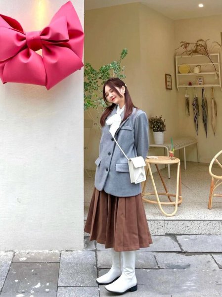 灰色外套内搭什么颜色的衣服好看