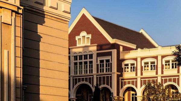 英语专业哪个大学好