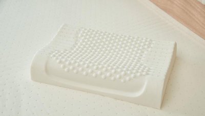 乳胶枕的正确睡法图解 乳胶枕头正确使用方法