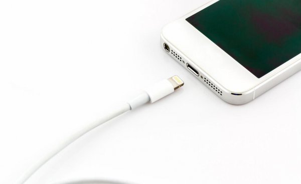 手机充电时发热是什么原因