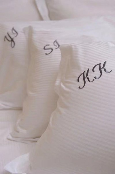 为什么酒店的被子又轻又暖和