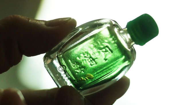 枕头发黄了怎样才能洗白