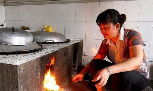 老人说不能嫁有胸毛的男人