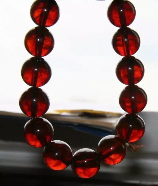 琥珀的形成过程是什么