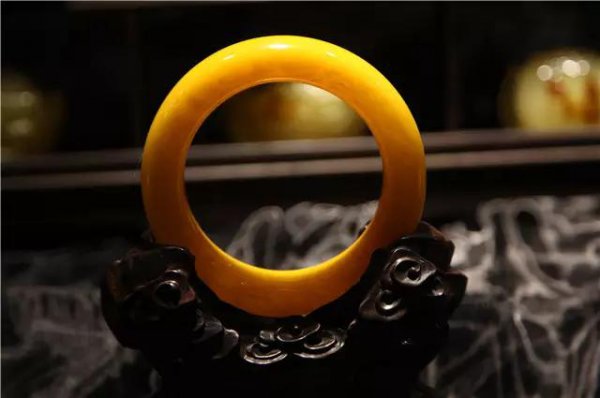 琥珀的形成过程是什么