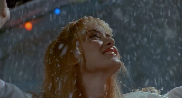 剪刀手爱德华结局深层寓意