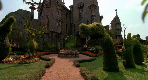 剪刀手爱德华结局深层寓意