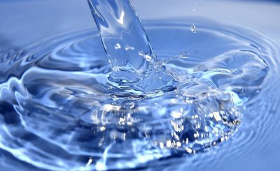 纯净水和矿泉水哪个是适合长期饮用 平常喝什么水好