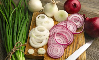 黄洋葱和紫洋葱哪个好 同样是洋葱紫皮和黄皮怎么选