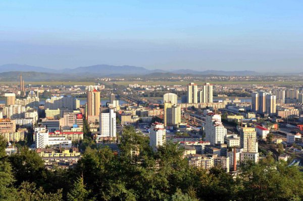 辽宁丹东是不是很穷