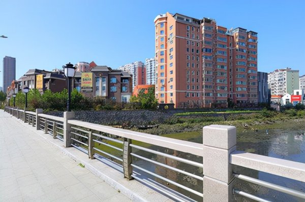 辽宁丹东是不是很穷