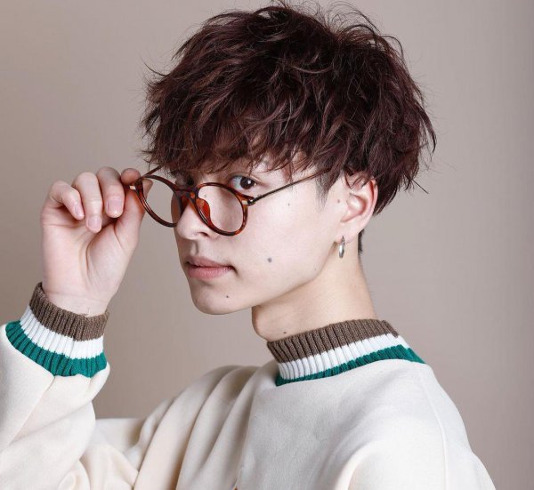 三七分男生发型怎么弄好看