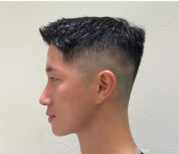 三七分男生发型怎么弄好看