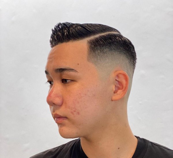 三七分男生发型怎么弄好看