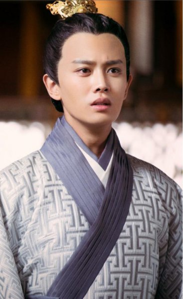 任嘉伦老婆个人简介