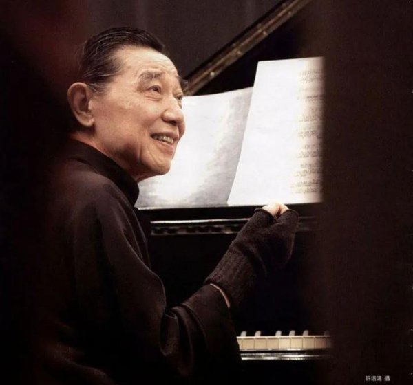 爱国的钢琴诗人是谁