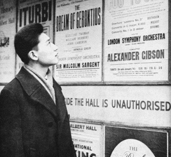 爱国的钢琴诗人是谁