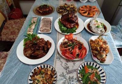 带鱼生活在海底多少米的地方 如何挑选好吃的带鱼