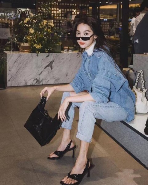 牛仔外套怎么搭配好看