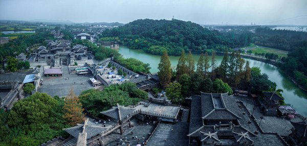 周瑜打黄盖的故事简述