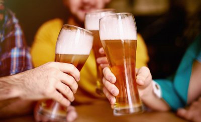 工业啤酒与精酿啤酒的区别 怎么区分工业啤酒与精酿啤酒