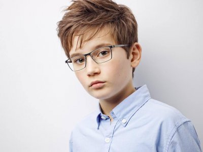 眼镜多久换一次比较合适 多长时间换一副眼镜比较好