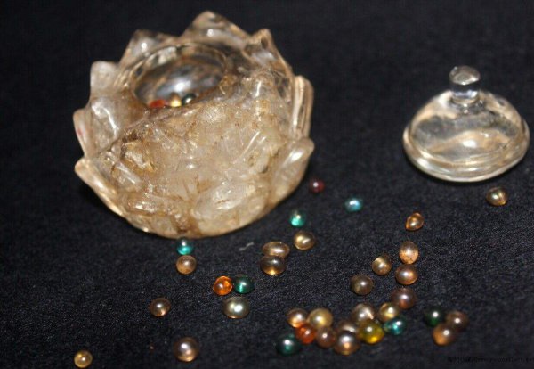 传说中的舍利子是什么东西？