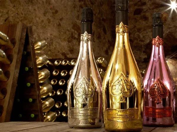 黑桃a在酒吧多少钱一瓶