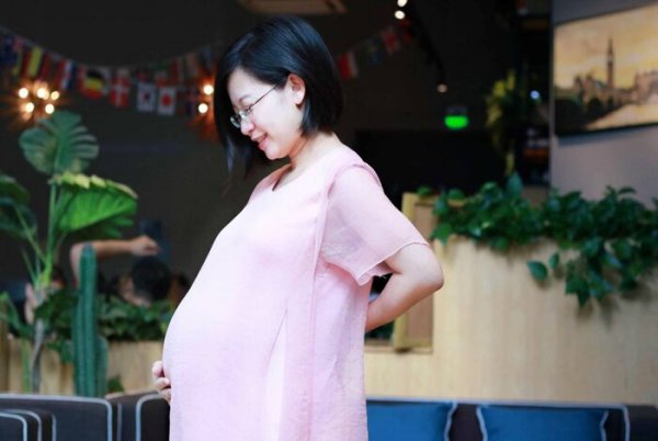 怀孕瞒三不瞒四是什么意思