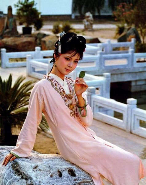 红楼梦里谁最漂亮