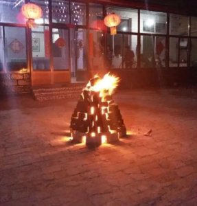 关于除夕的故事有哪些 关于中国民俗除夕的传说短文