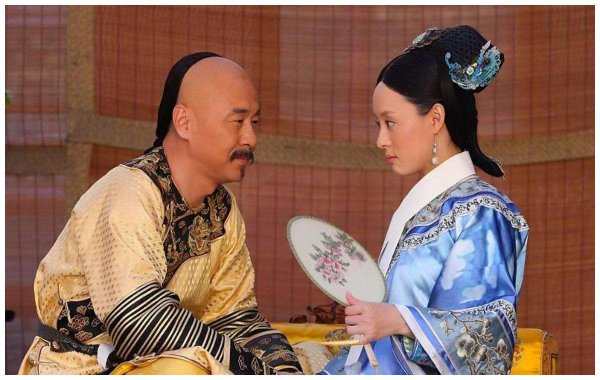 甄嬛传里的胧月是谁的孩子