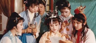 金陵十二钗是按什么依据顺序排的 分别指的是哪几位