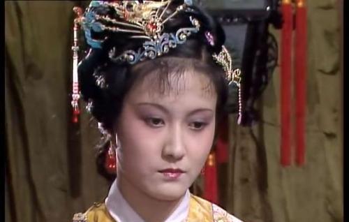 金陵十二钗是按什么依据顺序排的