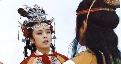 金陵十二钗是按什么依据顺序排的