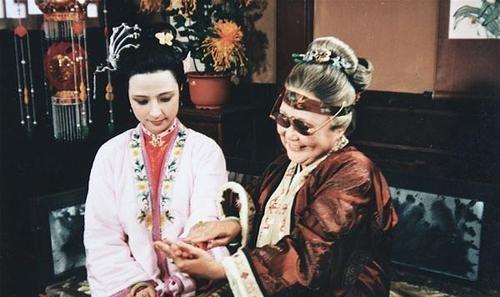 贾琏为什么喜欢尤二姐