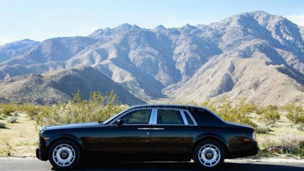 买车买白色好看还是黑色好看